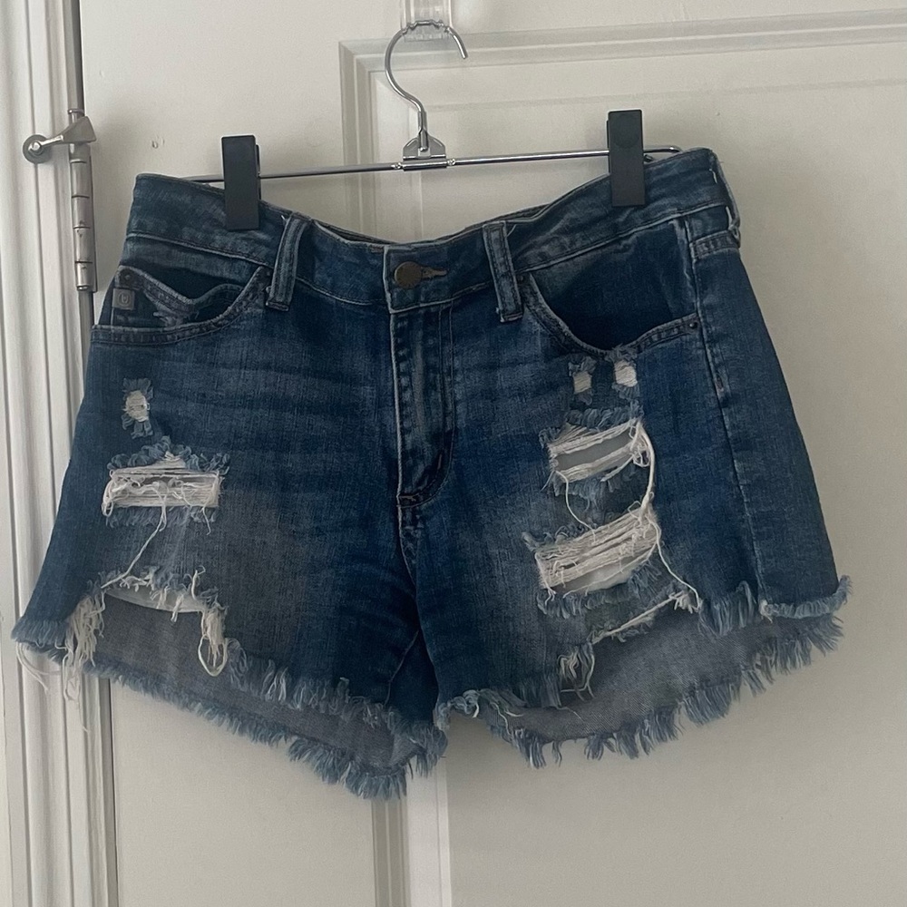 JUST USA Indigo Denim Women’s Shorts Size M.   Excellent pre-owned condition.